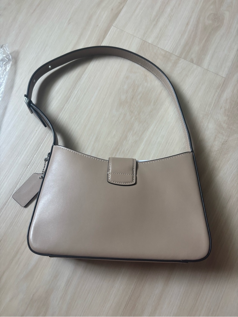 New Coach Eliza Shoulder Bag - Picture 4 of 8